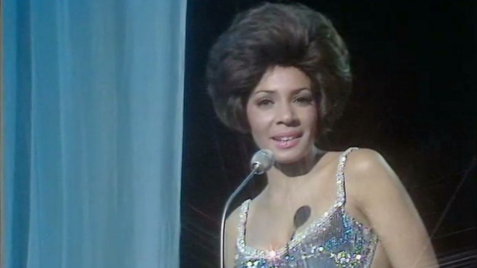Bbc Four Sings Bond Diamonds Are Forever Shirley Bassey