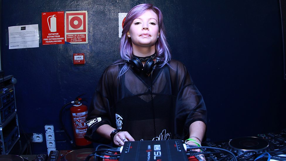 B.Traits With Tom Trago & Diynamic Music - B.Traits - 03-Oct-2015