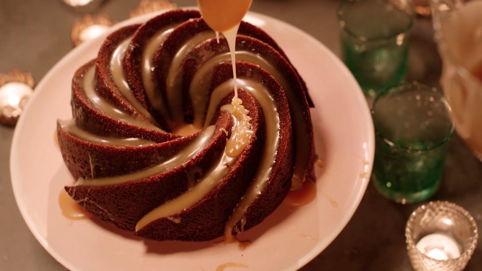 BBC Two - Simply Nigella, Christmas Special, Cider And 5-spice Bundt Cake