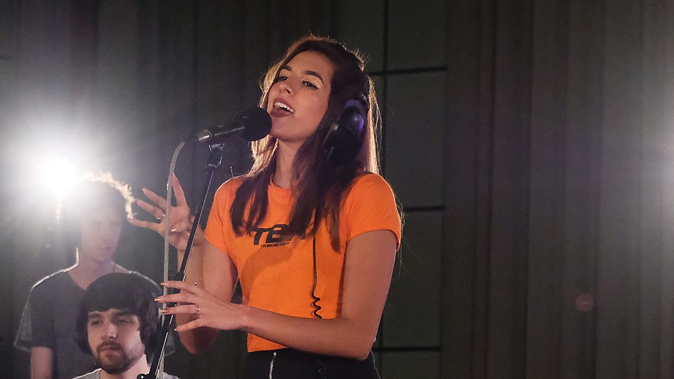 WATCH // Rika in session for ý Music Introducing