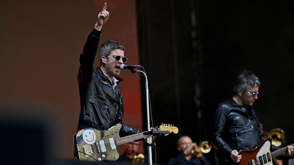 [WATCH] Noel Gallagher's High Flying Birds performing Oasis's Don't Look Back in Anger