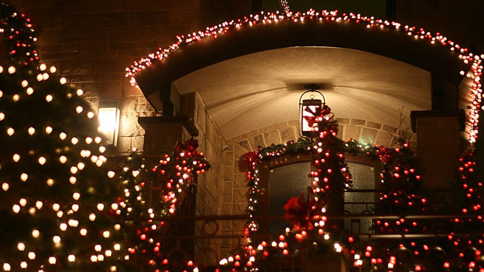 hueys night before christmas typical dyker height christmas decorations - Night Before Christmas Decorations hueys night before christmas typical dyker height christmas decorations - Night Before Christmas Decorations