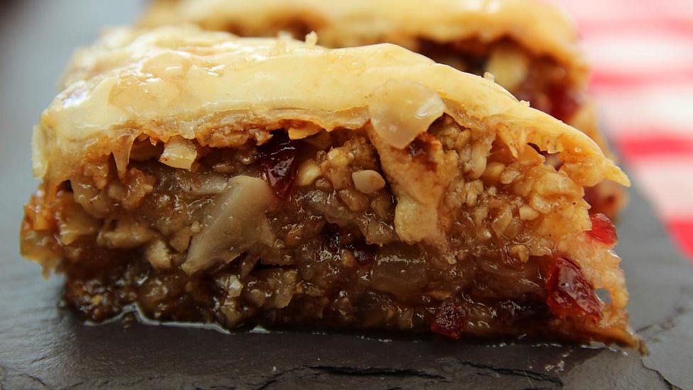 BBC One The Great British Bake Off, Series 5, Semifinal Patisserie