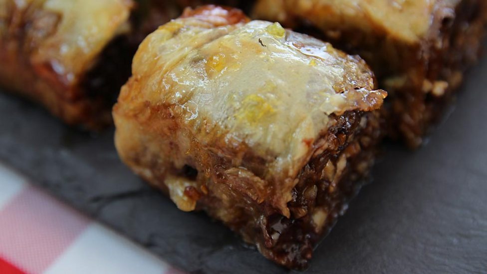 BBC One The Great British Bake Off, Series 5, Semifinal Patisserie