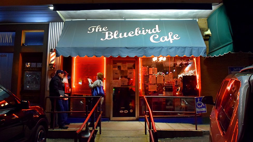 The bluebird cafe at night.