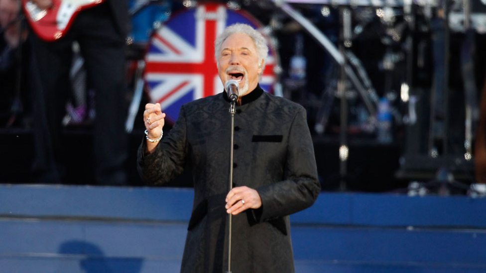 BBC One - The Queen's Diamond Jubilee, The Diamond Jubilee Concert, Artist performances - Tom Jones