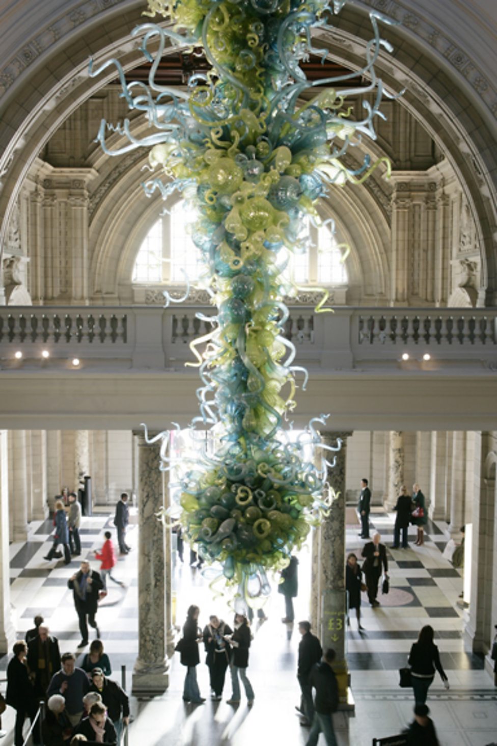 Glass chandelier in the lobby of the V & A Museum