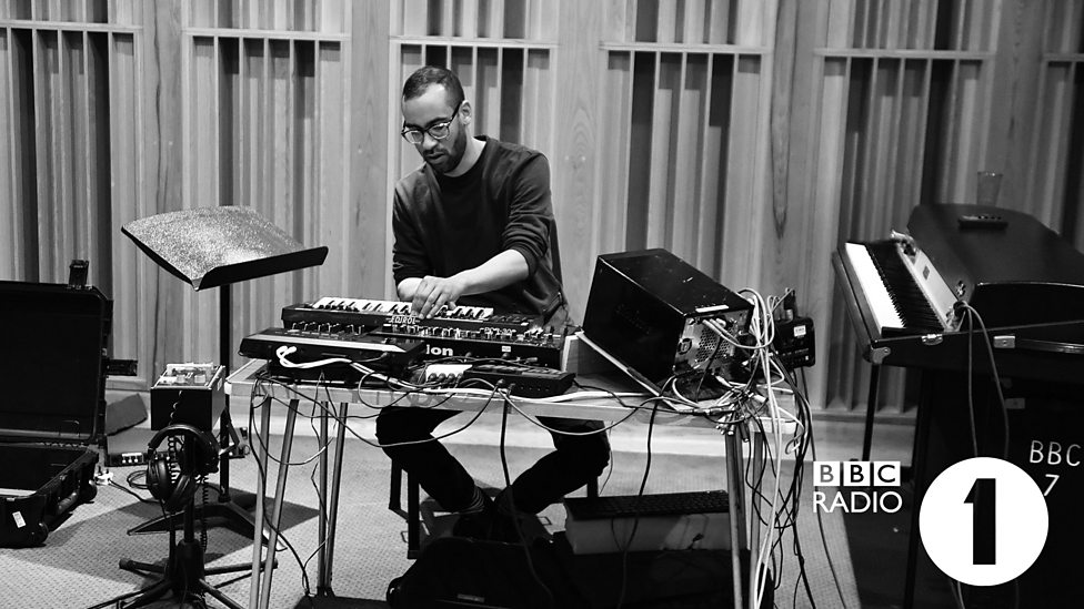 Benji B (UK Radio DJ) Tribute mix to Dilla a week after his passing.  Astounding heartfelt mix. : r/jdilla