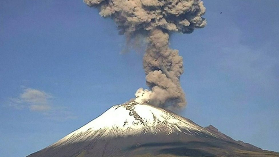 Massive volcano Popocatepetl erupts in Mexico - CBBC Newsround