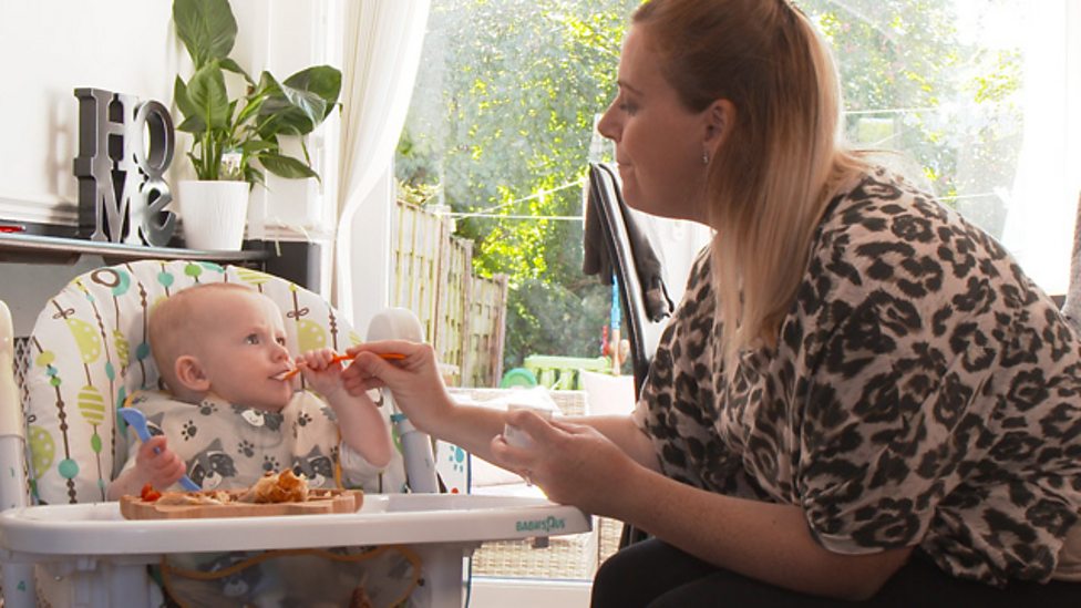 Playing together at mealtimes - BBC Tiny Happy People