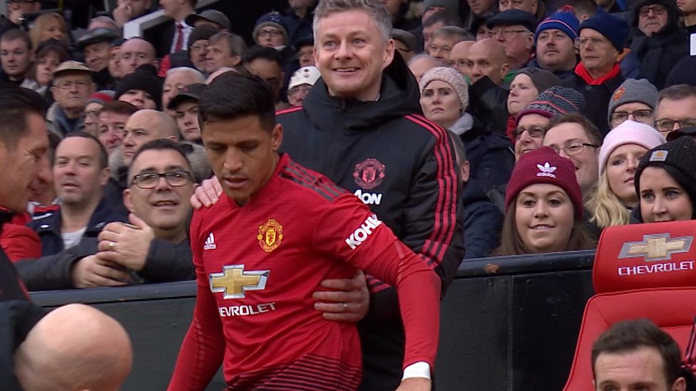 Fa Cup You Re In My Seat Sanchez Steals Solskjaer S Chair