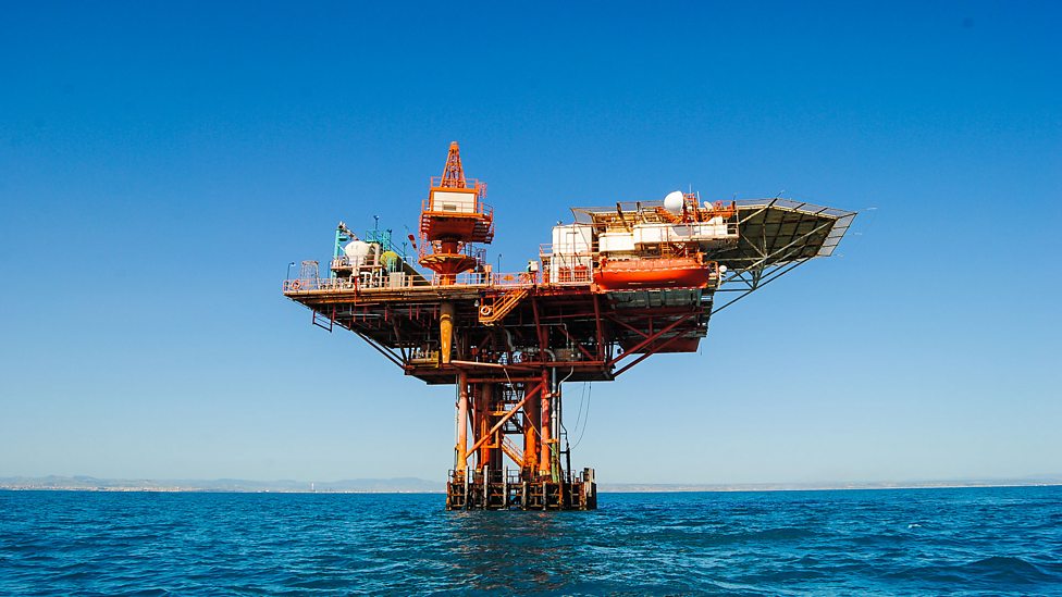 Explore fossil fuels and renewable energy BBC Bitesize