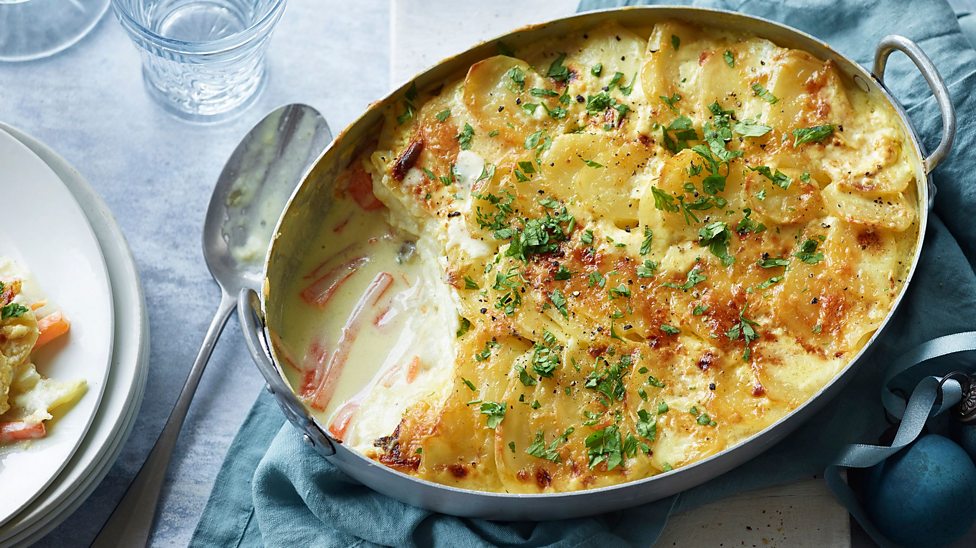 Mary Berry’s top tips for your easiest ever Christmas dinner BBC Food