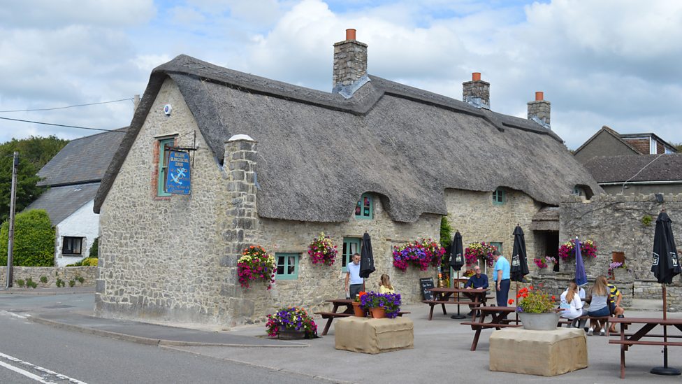 are dogs allowed in the blue anchor aberthaw