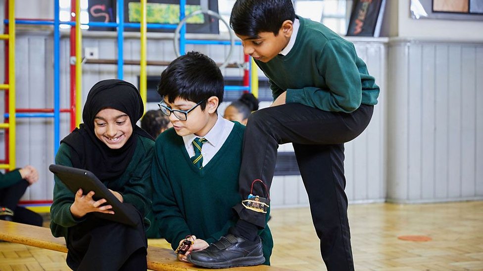 BBC micro:bit - the next gen | MakeCode and micro:bit: Learn how to ...