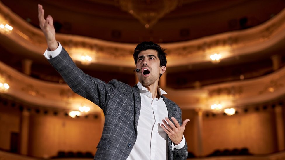 Writing about drama and theatre - GCSE Drama - BBC Bitesize