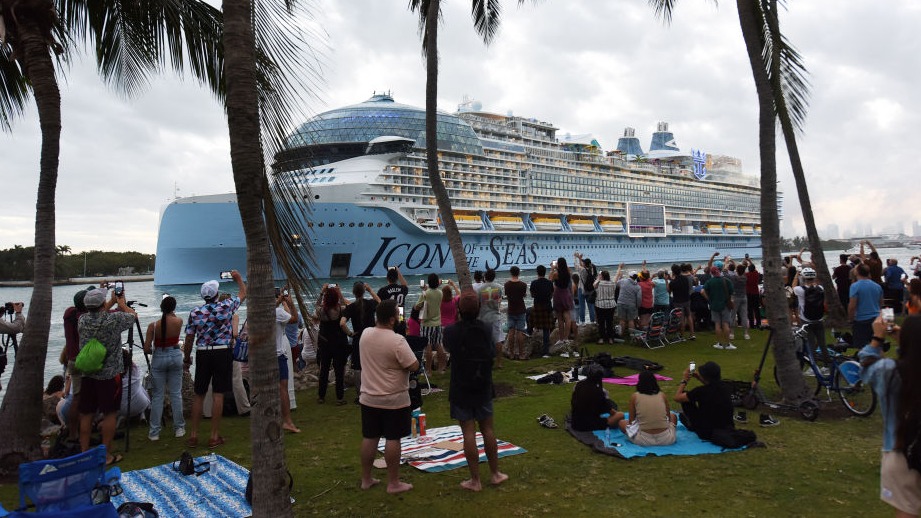 How big is the world's biggest cruise ship?