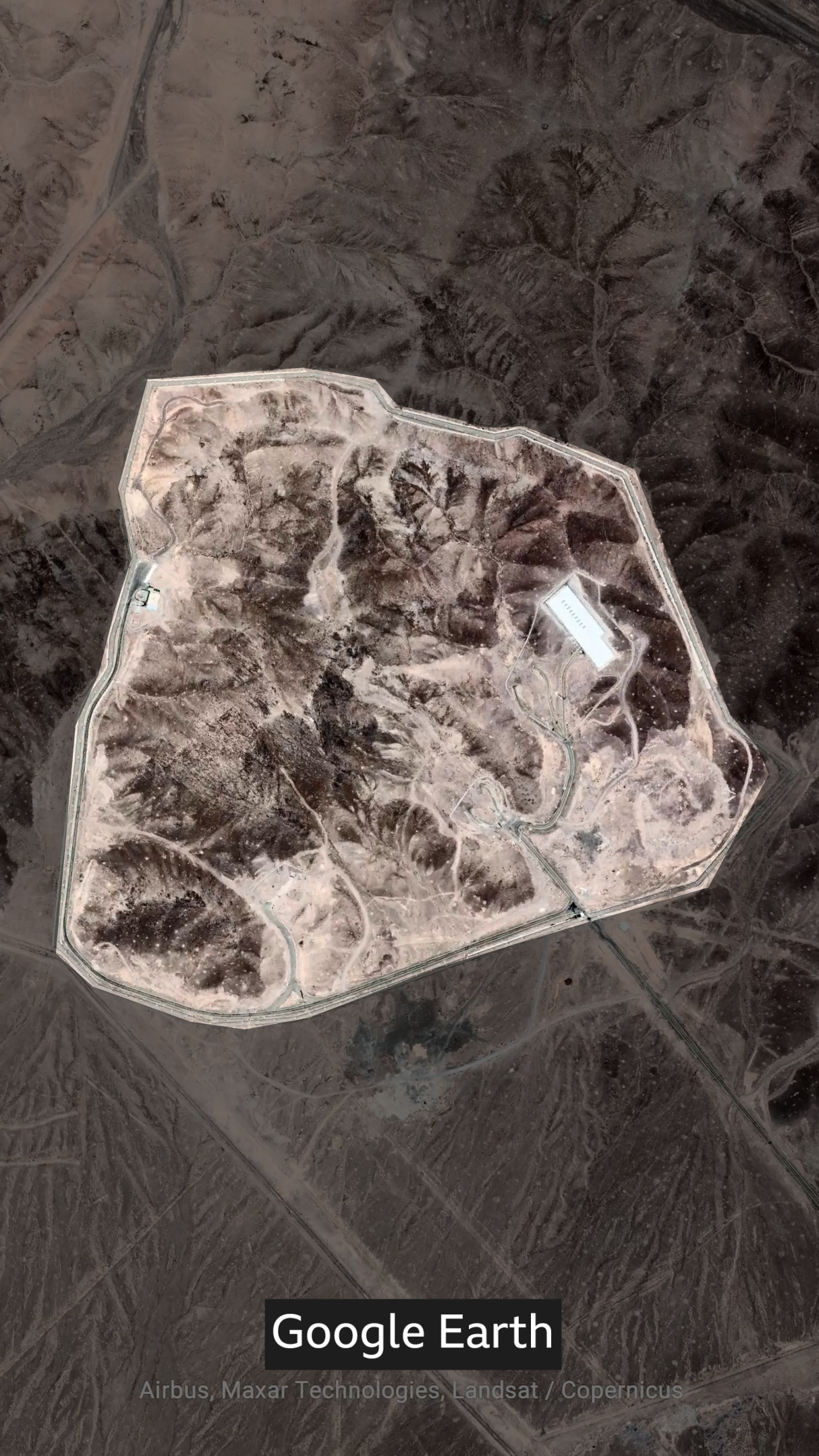 Mapa mostrando a região montanhosa onde Fordow está situado