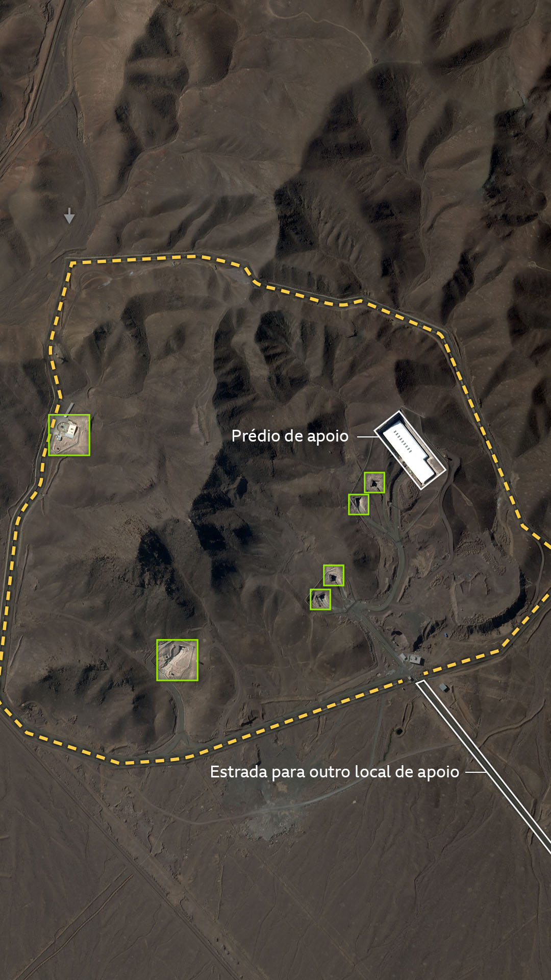 Uma imagem de satélite do local de Fordo, mostrando o edifício de apoio e a estrada para o local de apoio próximo