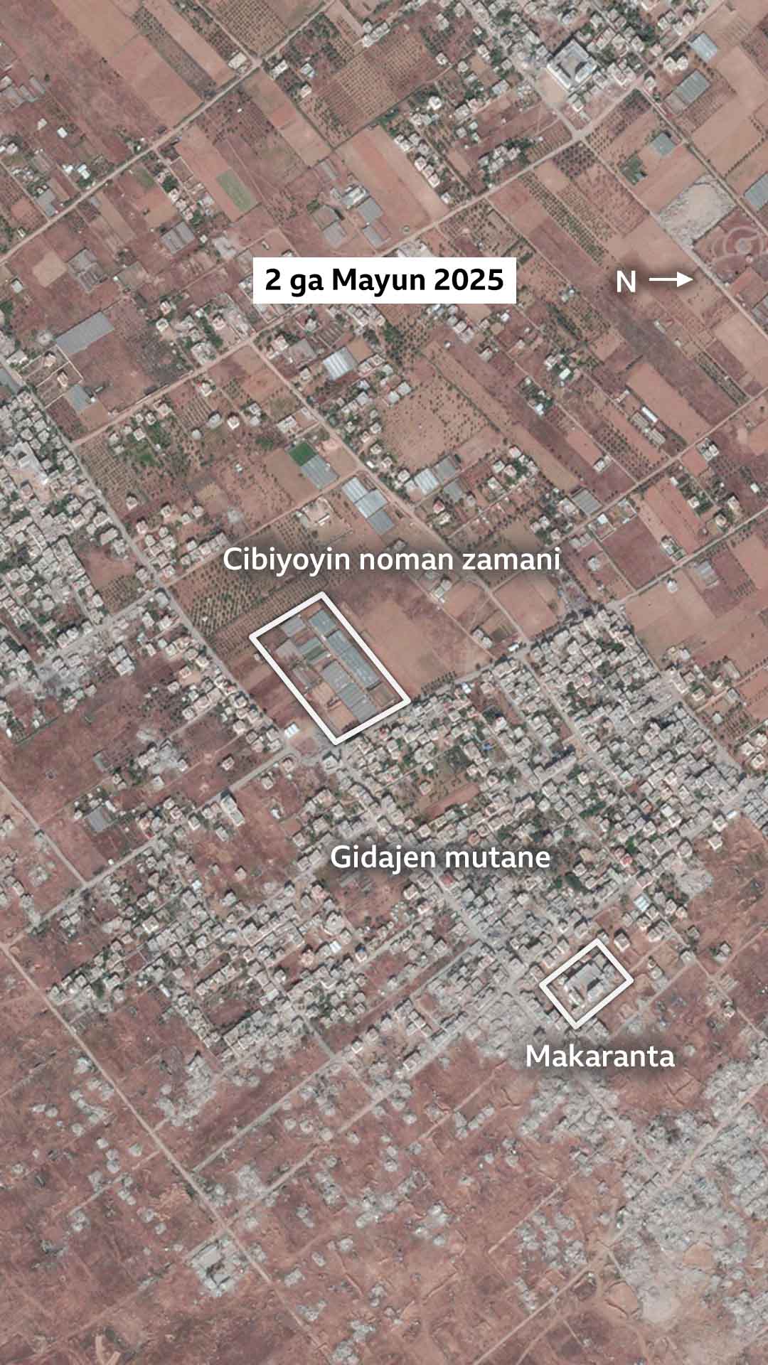 Hoton tauraron ɗan'adam na Khuza'a a ranar 2 ga Mayun 2025. Yankin da ya fi yawan gine-gine ne asalin garin. Ƙaramin yankin kuma wurin noma zamani ne.