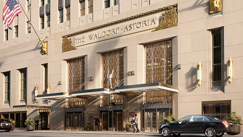 The exterior entrance of the Waldorf Astoria in New York (Credit: Waldorf Astoria New York)
