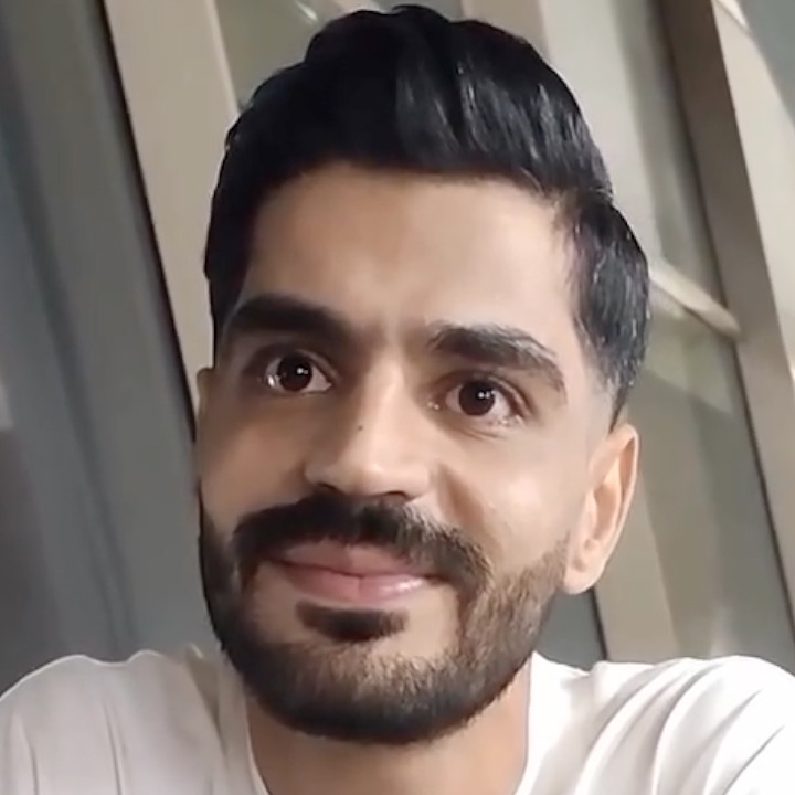 چهره کیانوش عباد