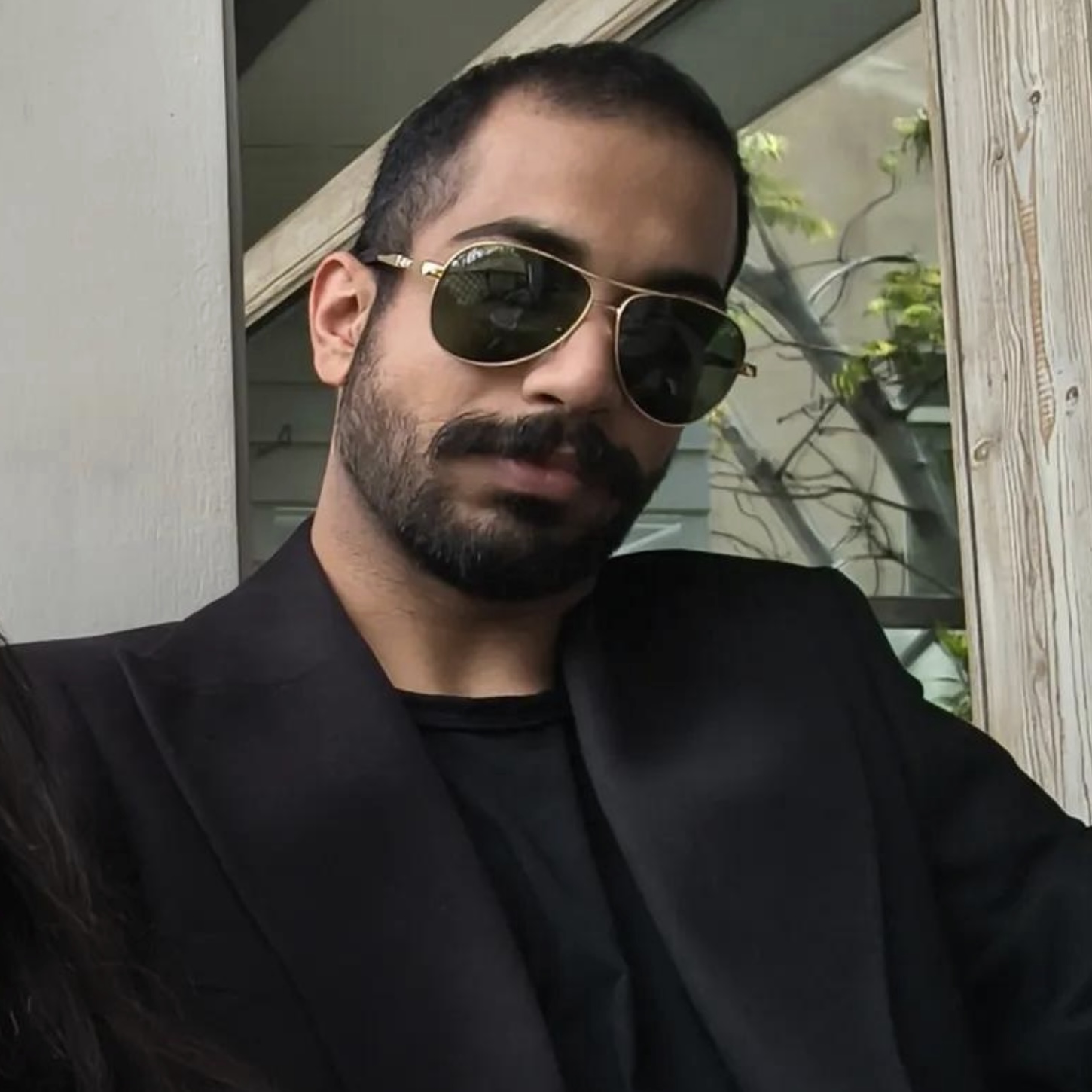 چهره افشین اسفندیاری