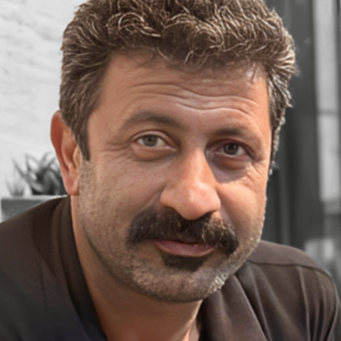 چهره حسن سماکوش