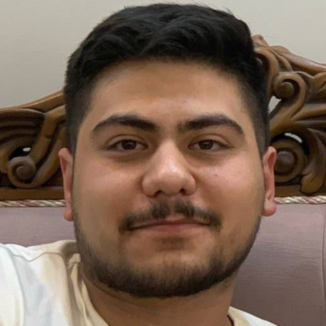 چهره امیرحسین احمدی ‌شریف