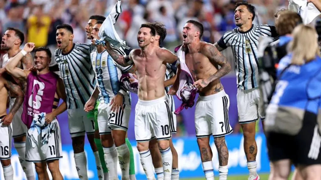 Lionel Messi arrives