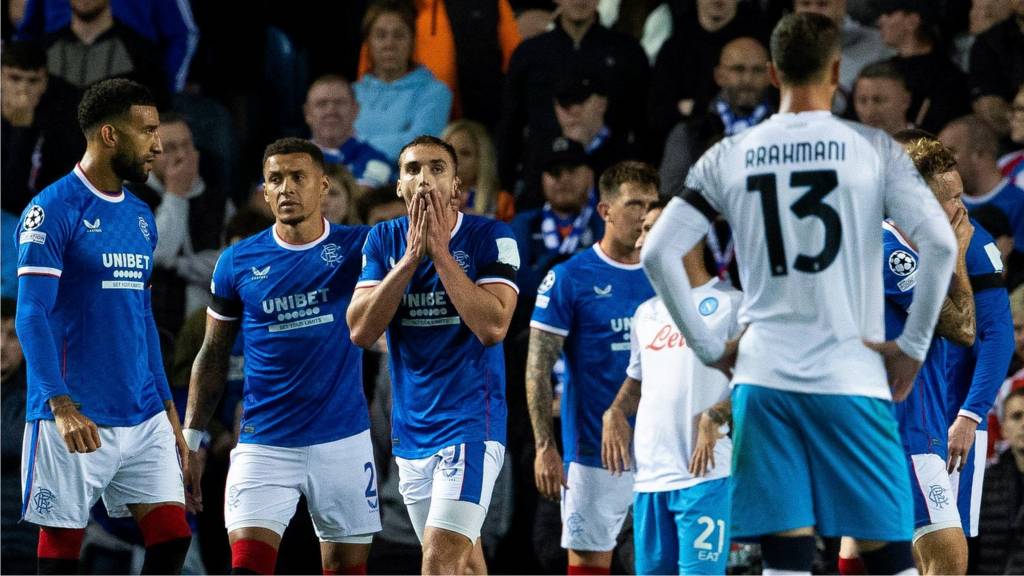 Champions League: Napoli score twice late on to beat 10-man Rangers - Live - BBC Sport