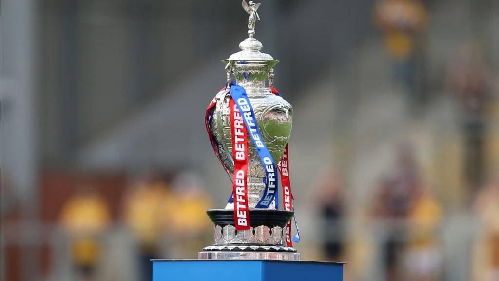 Women's Challenge Cup semifinal Leeds Rhinos defeat Wigan Warriors 16