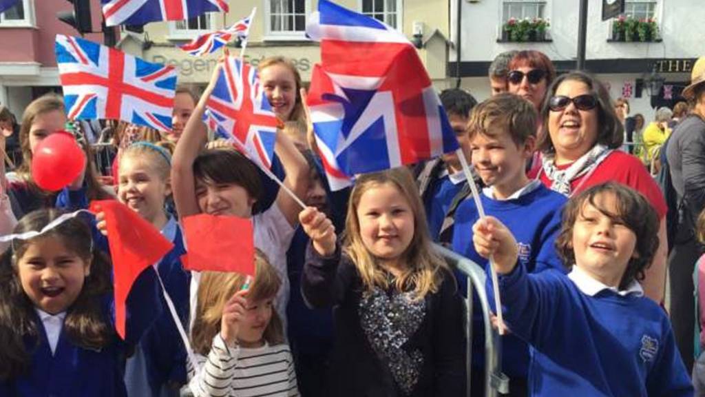 BBC Local Live Beds, Herts & Bucks on Friday, 6 May 2016 BBC News