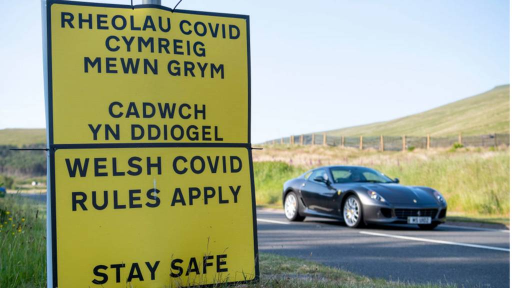 Covid rules sign in Brecon Beacons