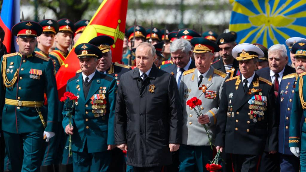 Ukraine latest news: Putin defends Ukraine war but no hint of next steps -  BBC News