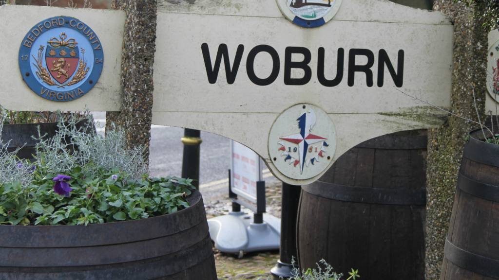 Woburn village sign