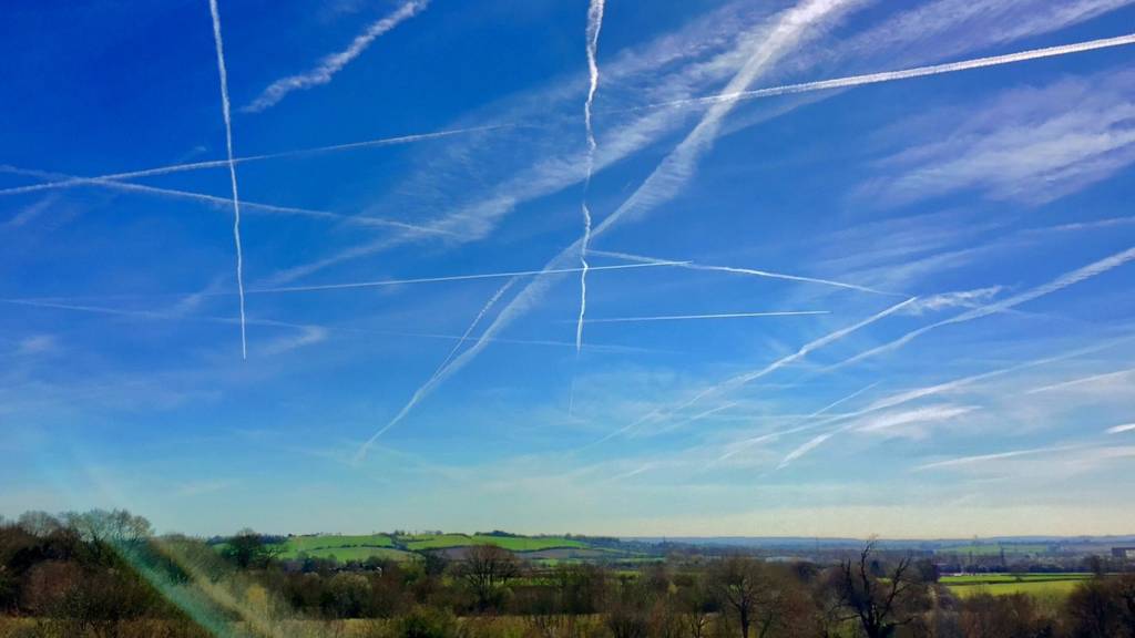 Vapour trails