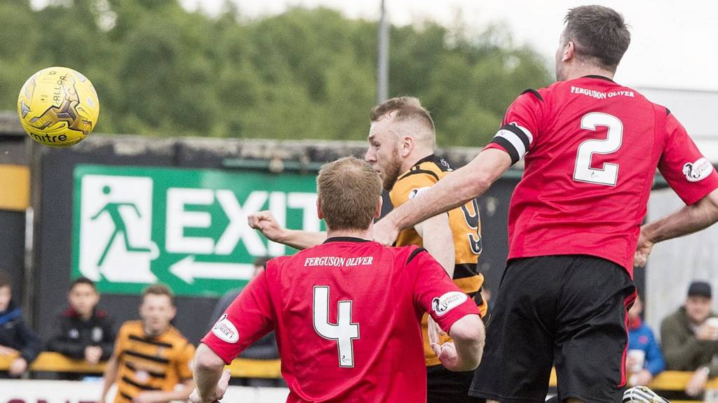 Alloa and Brechin players