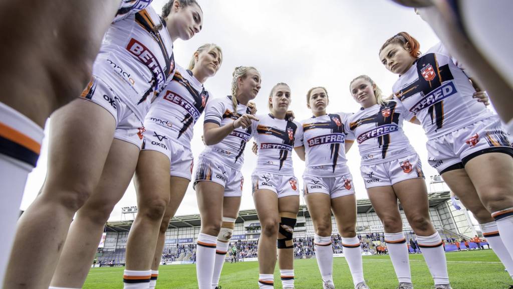England huddle prior to match