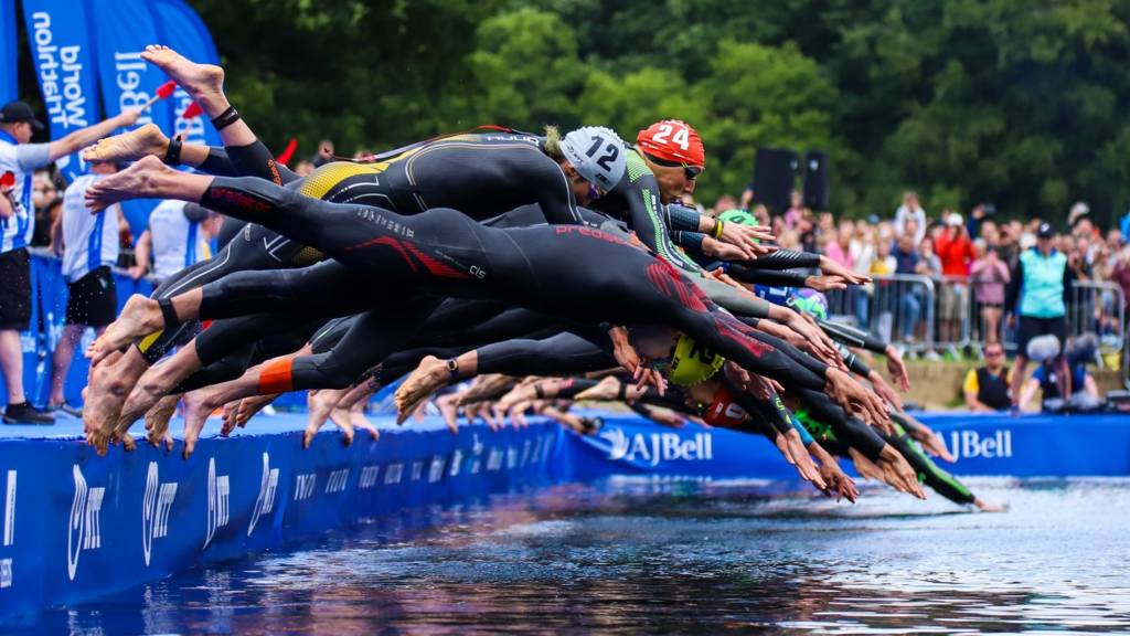 Start of mixed relay in Leeds