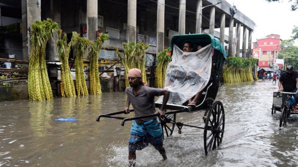 कोलकाता में बारिश