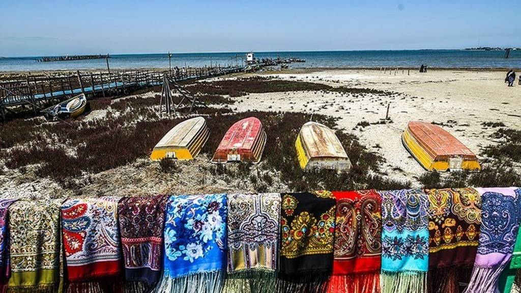کاهش سطح آب دریای خزر