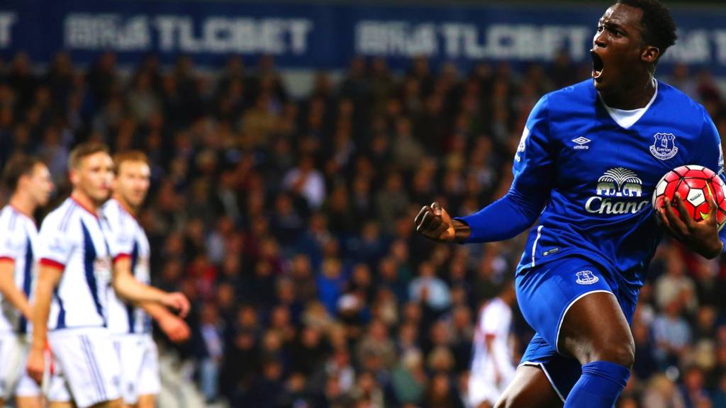 Romelu Lukaku celebrates