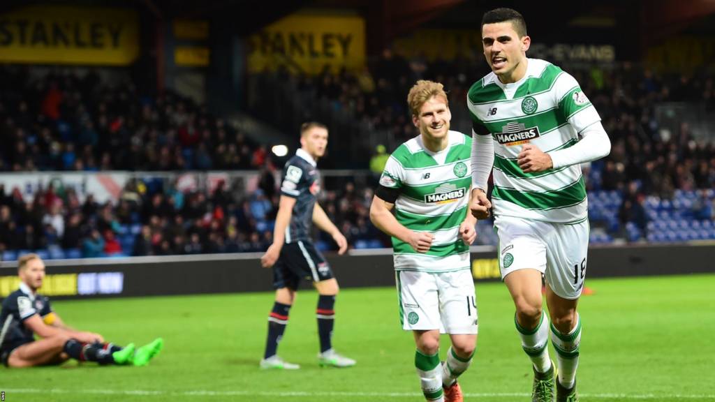 Tom Rogic celebrates for Celtic