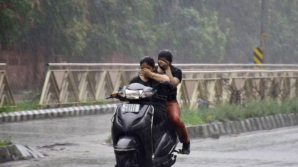 भारत के कई हिस्सों में बारिश