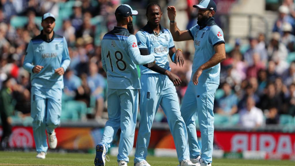 Jofra Archer and England celebrate