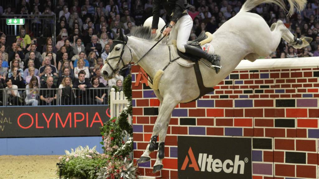 David Simpson riding Richi Rich
