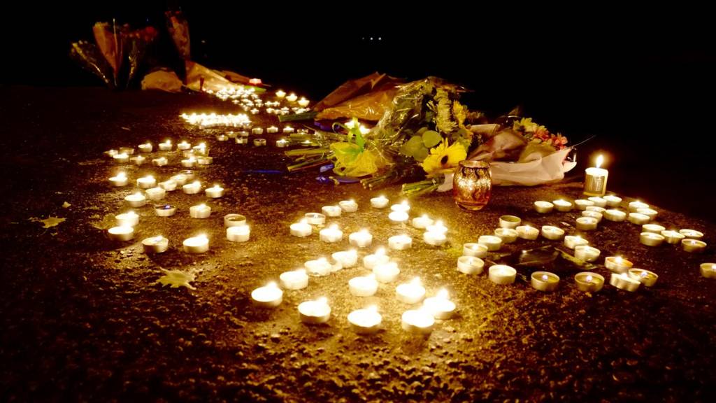 Candlelight vigil at Leigh-on-Sea