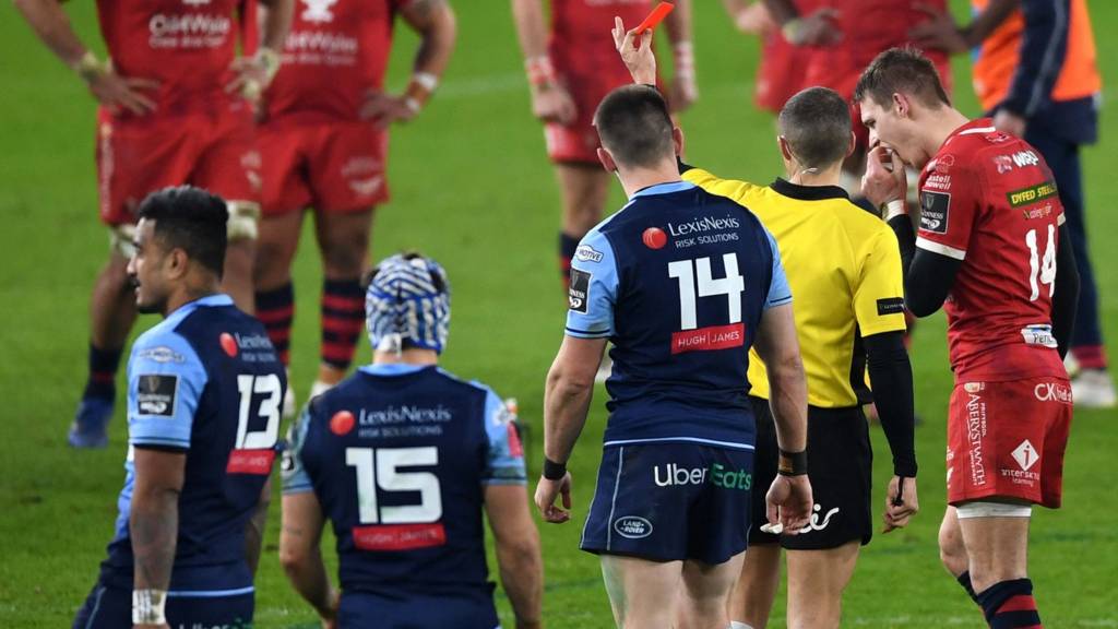 Liam Williams is sent off as Scarlets lose to Cardiff Blues