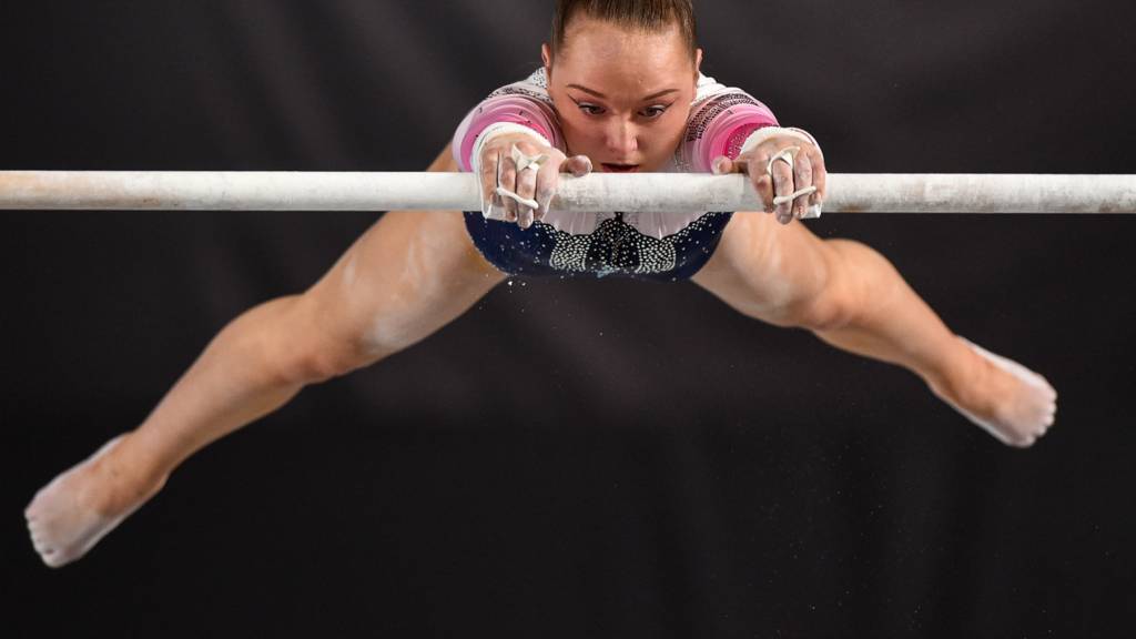 Спортивная гимнастика для взрослых. Вильям игоревич гимнаст. Алексей немов гимнаст. Брусья выступление гимнастки. Разновысокие брусья в спортивной гимнастике.